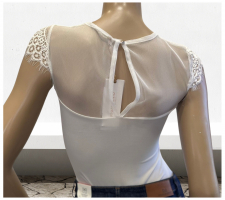 Rinascimento Cfc0115177 Törtfehér Csipkés Body